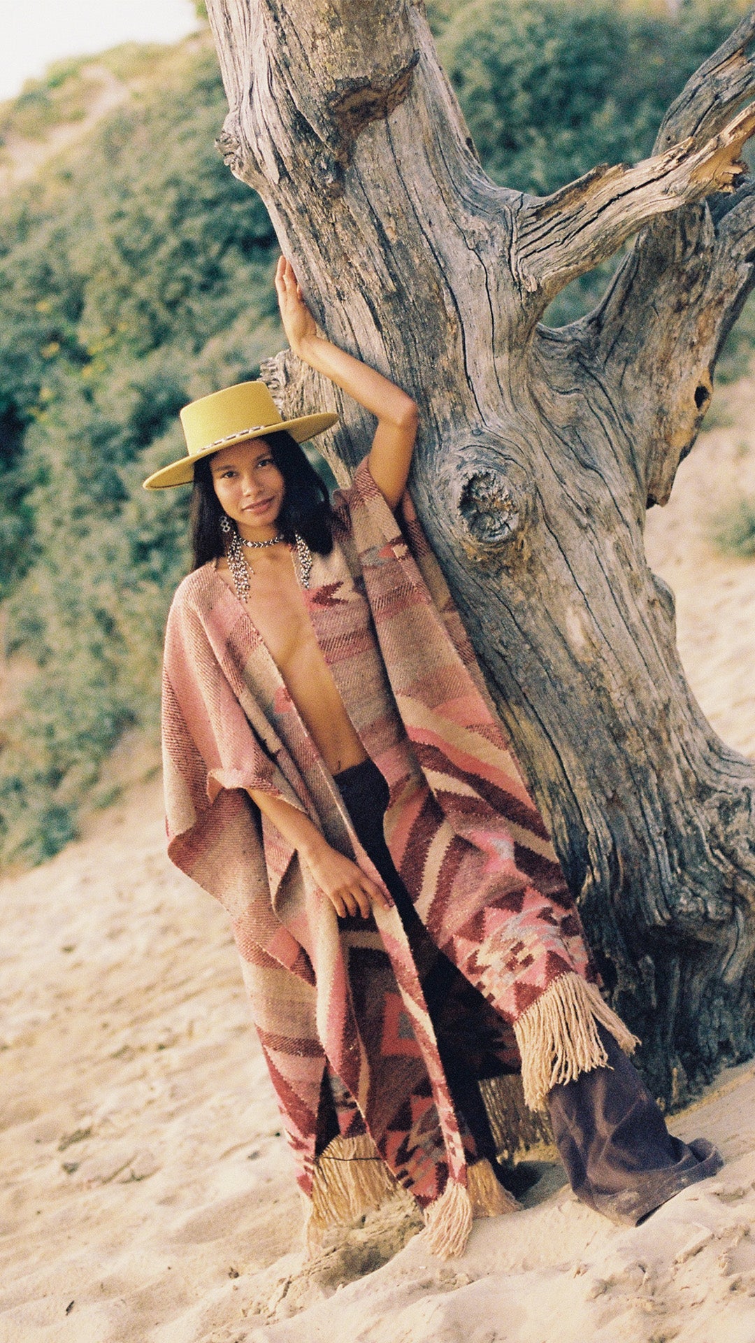 zazi-vintage-ethical-fashion-chabeli-chain-knitwear-cape-pink-tree