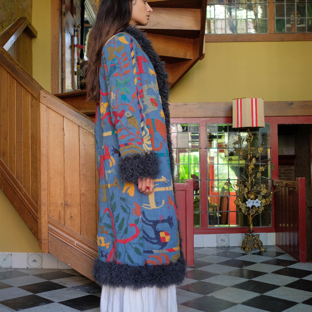 
                  
                    INDIRA COAT | M
                  
                